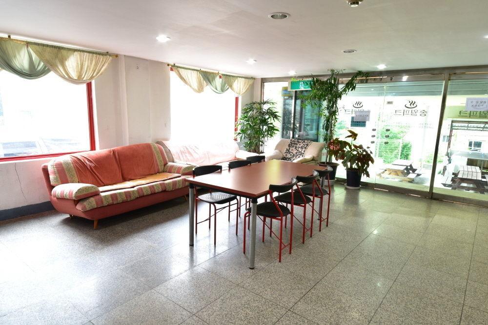 Songwol Park Motel Sokcho Buitenkant foto
